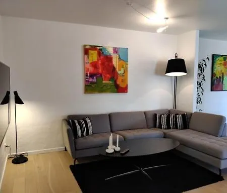 Vaerelser I Midtbyen - 117 M2 *
